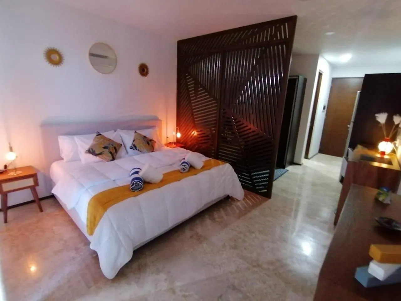 Stylish Studio W Premium Amenities Wifi 250Mb 툴룸 아파트